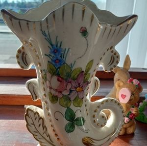 Venician Cornucopia Vase